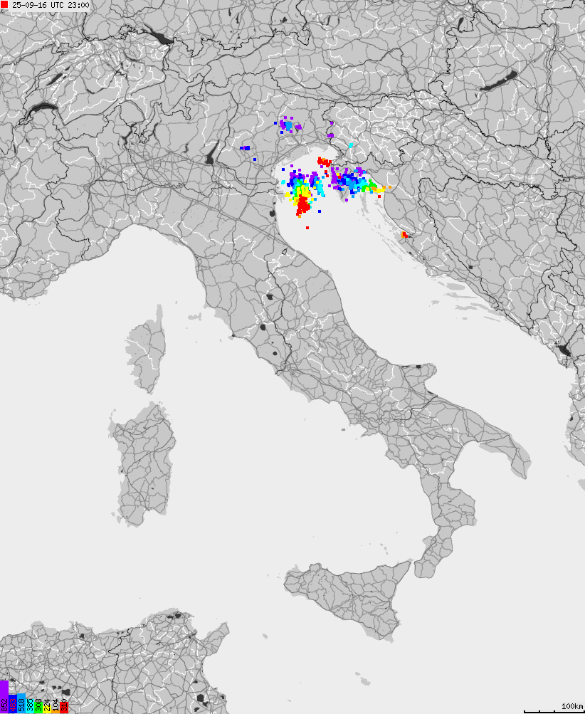 Mapa wyładowań atmosferycznych na obszarze Włoch