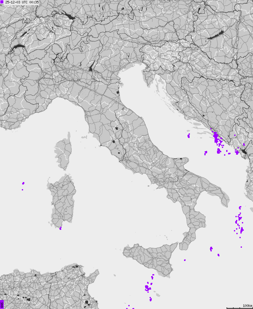 Mapa wyładowań atmosferycznych na obszarze Włoch