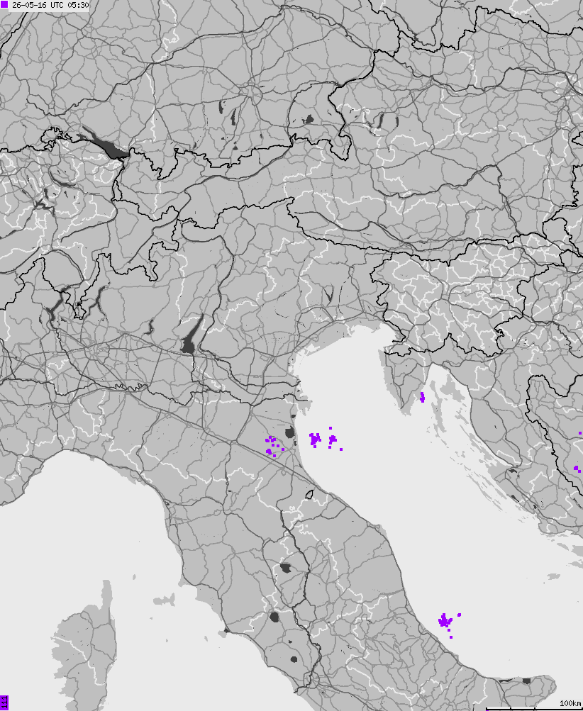 Mapa wyładowań atmosferycznych na obszarze Włoch