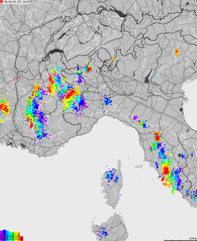 Mapa wyładowań atmosferycznych na obszarze Włoch