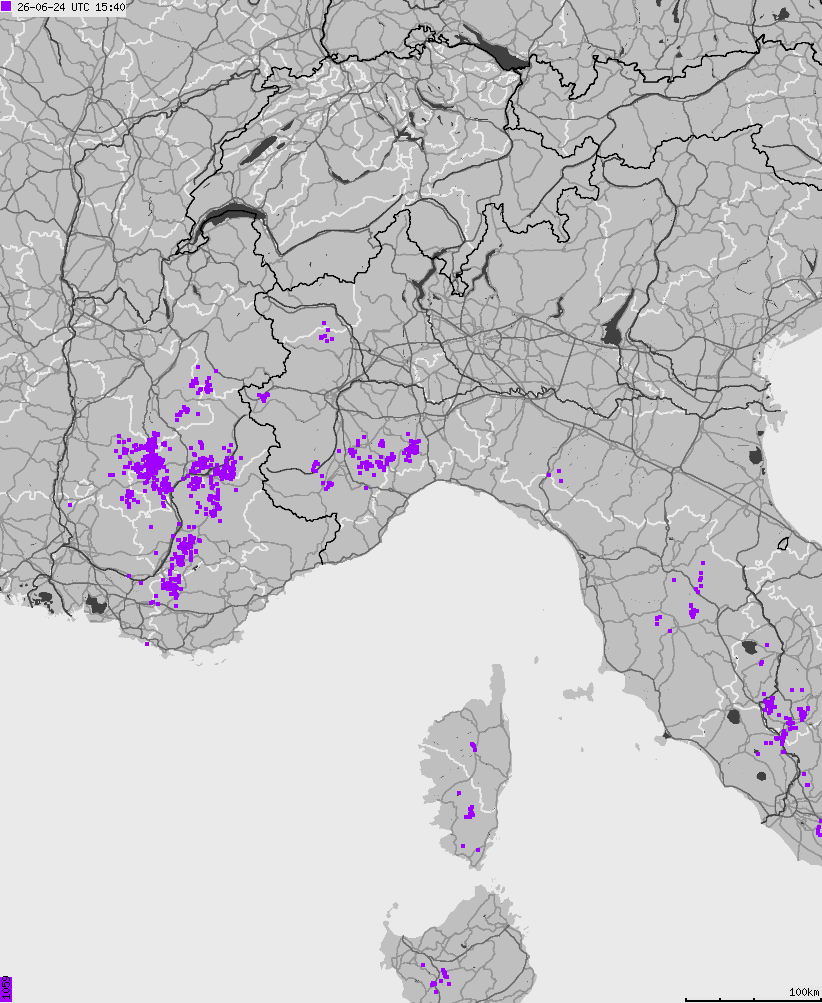 Mapa wyładowań atmosferycznych na obszarze Włoch