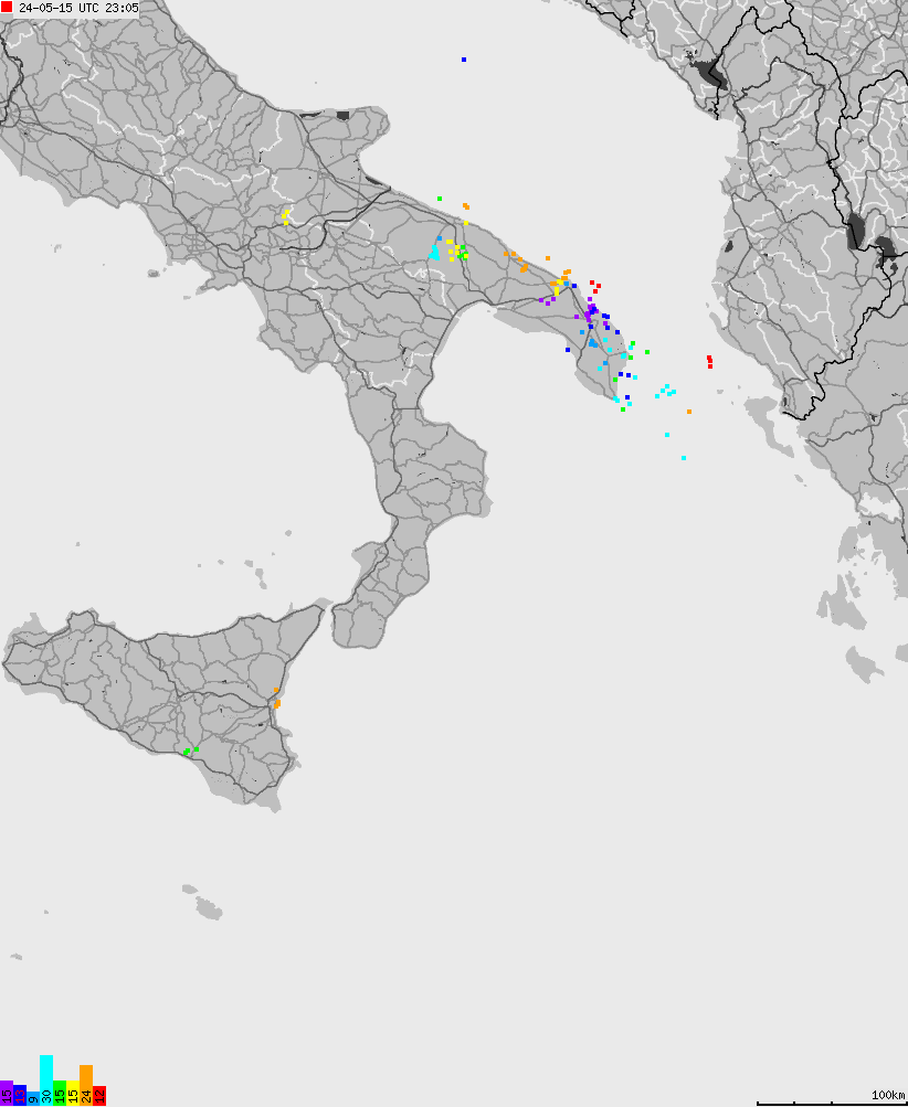 Mapa wyładowań atmosferycznych na obszarze Włoch